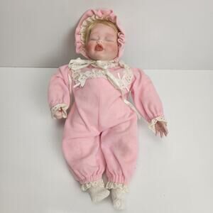 Elizabeth's Homecoming "Baby Book Treasures" Ashton Drake 1990 Porcelain Doll